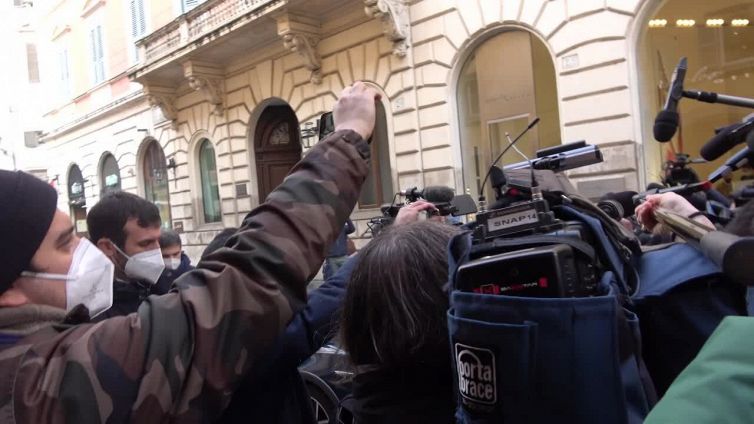 Quirinale, Letta esce da casa di Conte dopo un colloquio di circa 2 ore