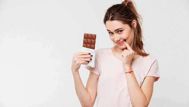 Vuoi dimagrire? Il trucco col cioccolato fondente: quanto mangiarne