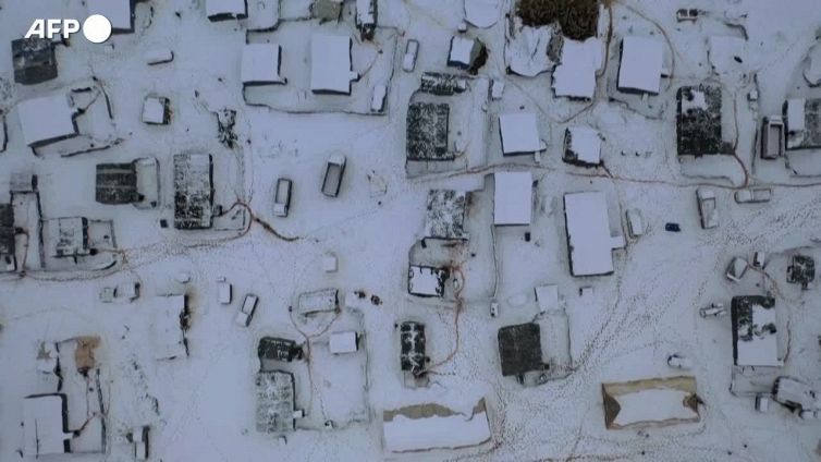 Siria, tempesta di neve sul campo sfollati di Afrin