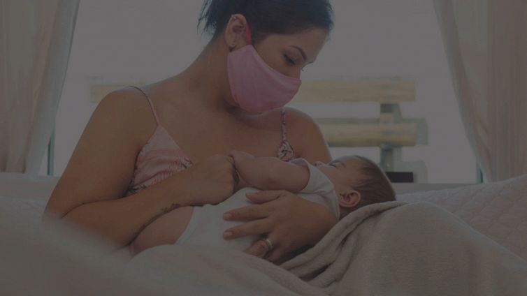 Mamma positiva, il virus si trasmette con l'allattamento? La scoperta