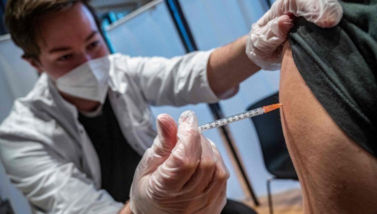 Covid, cosa succede a chi si è vaccinato dopo essere guarito