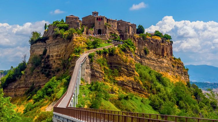 Civita di Bagnoregio, la “città che muore”