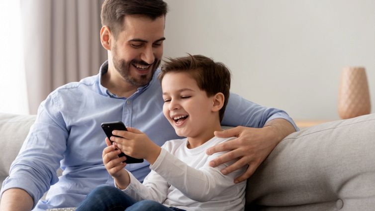 IPhone, come rendere sicure le chat dei bambini