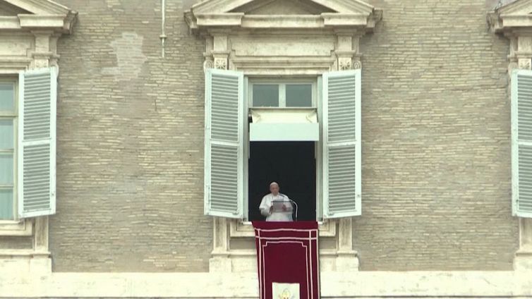 Papa "Dolore morti in mare, non li sbarcano in nome di Dio"