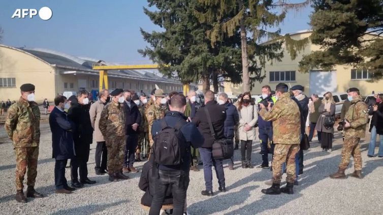 Figliuolo: "Siamo al plateau". Le Regioni: "Ora nuove regole"