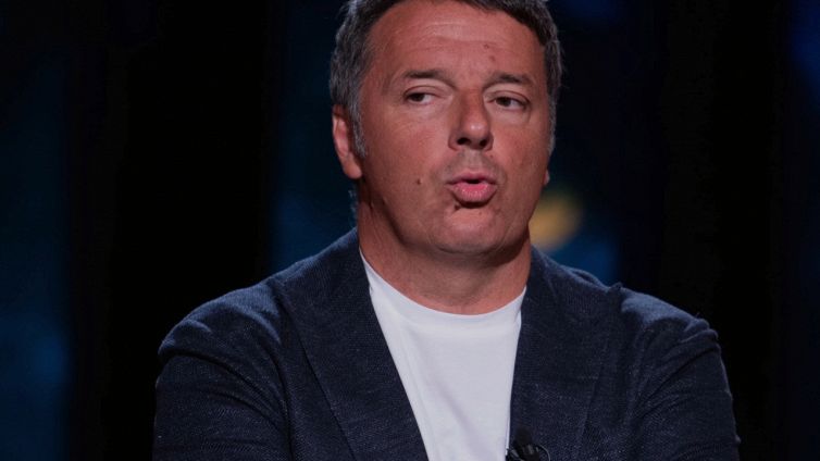 Renzi, entrate in calo con la pandemia: quanto guadagna