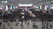 Cina, Capodanno: folla alla stazione ferroviaria di Shanghai