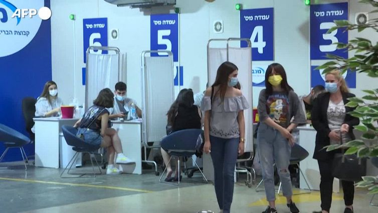 Coronavirus, in Israele la quarta dose solo agli over 18 ad alto rischio