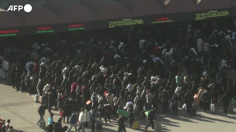 Pechino, Chunyun per il Capodanno lunare: code alla stazione