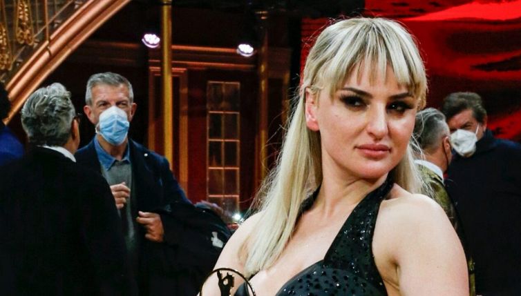 Arisa in lingerie, il consiglio su Instagram da seguire