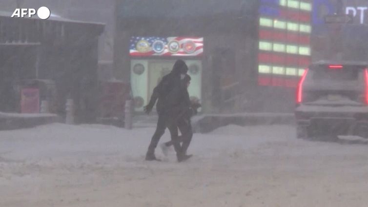 Usa, tempesta di neve sugli Stati del Nordest: allerta per 75 milioni di cittadini