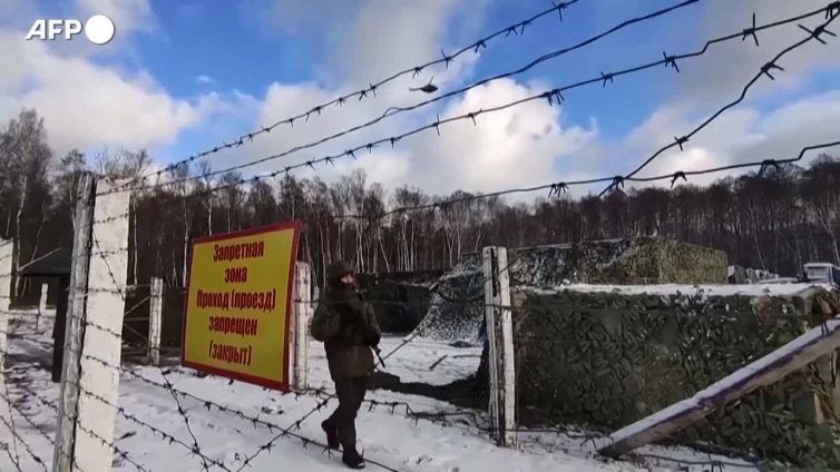 Ucraina, l'esercito russo allestisce una base in Bielorussia