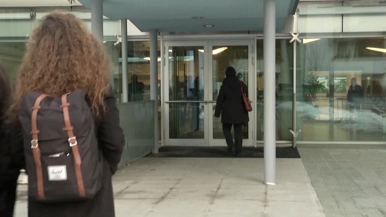 Esami scritti in presenza,meno Dad:scuola vuole normalita'