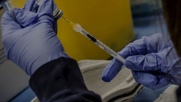 Vaccino Covid per i bambini dai 6 mesi ai 5 anni, quando arriva in Italia