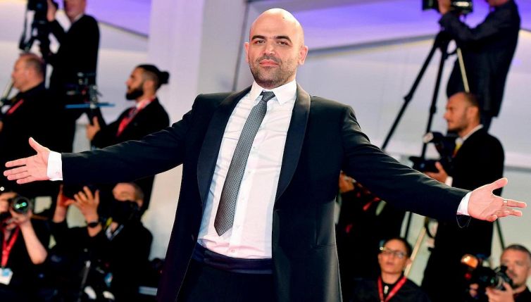 Roberto Saviano ospite a Sanremo: a quanto ammonta il suo cachet