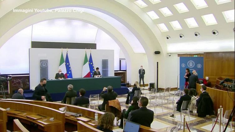 Speranza: "Green pass illimitato per chi ha il booster"