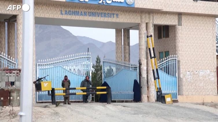 Riaprono le universita' in Afghanistan, per le donne aule separate