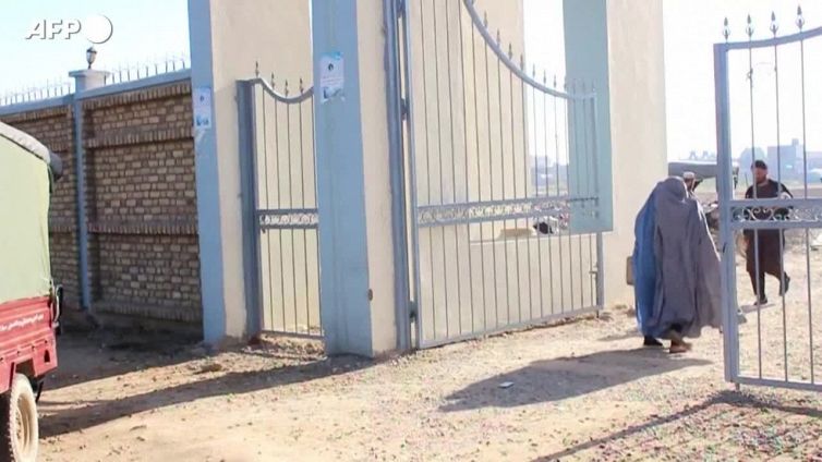 Afghanistan, le ragazze tornano all'universita' ma restano segregate