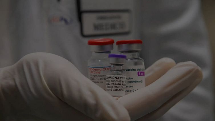 L’efficacia del vaccino cambia in base l’età, la nuova scoperta
