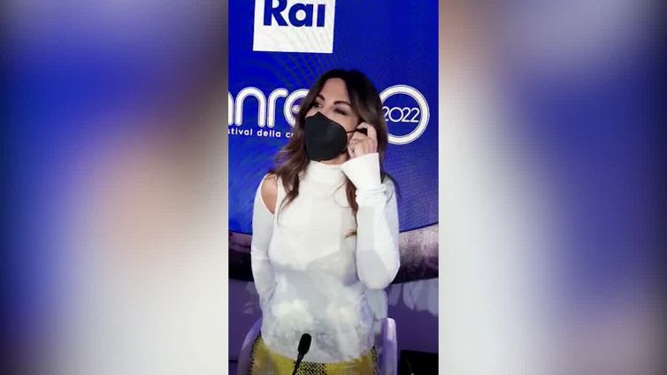 Sanremo, il saluto di Sabrina Ferilli all'ANSA