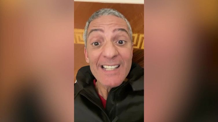 Sanremo, Fiorello si distingue: il saluto all'ANSA e' muto