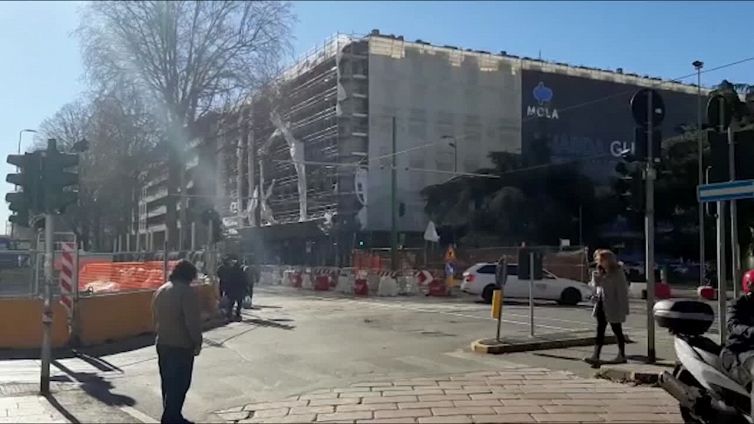Forte vento a Milano, disagi in citta' e nell'hinterland