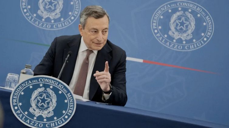 Stato di emergenza, Green pass e obbligo vaccinale: le tappe del governo