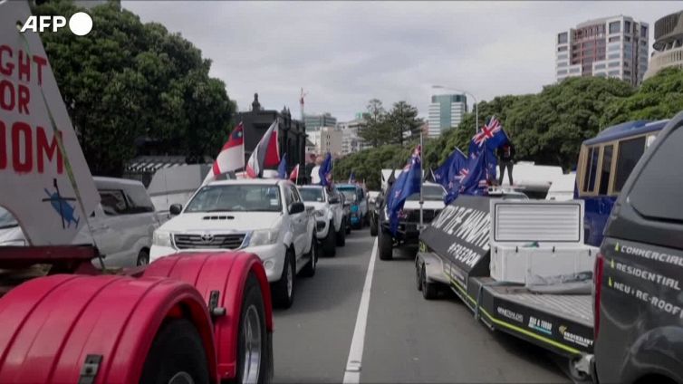Covid, proteste in Nuova Zelanda: camion circondano il Congresso