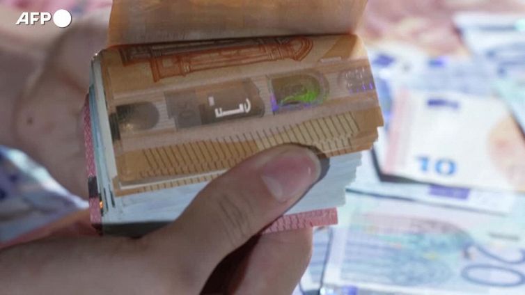 Contro il caro bollette i Comuni spengono le luci