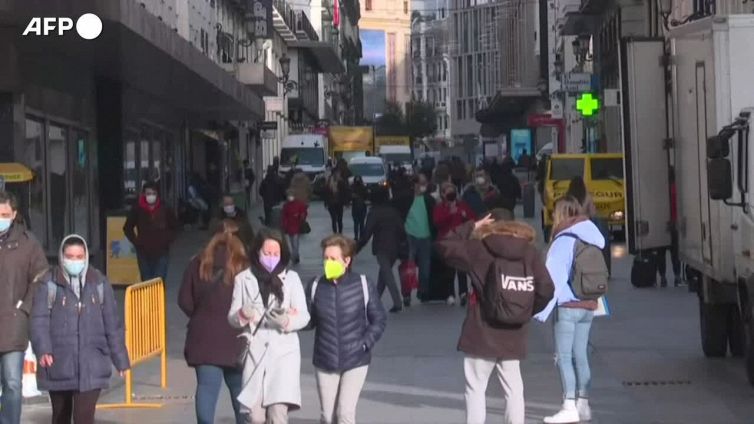 Madrid, stop all'obbligo di mascherine all'aperto