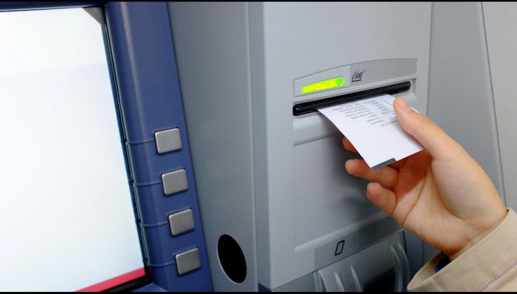 Bancomat: aumenta il costo dei prelievi. Ecco per chi