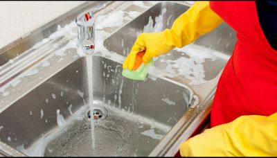 I trucchi per pulire il lavello in acciaio