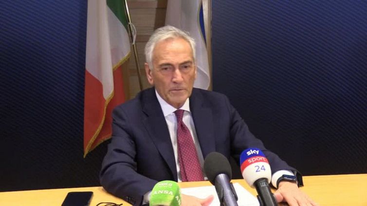 Gravina a Speranza: "Subito stadi al 100%, grazie al calcio più vaccinati"
