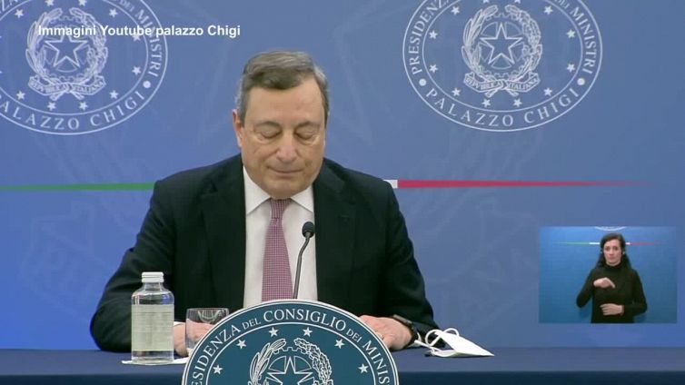 Energia, Draghi: "In campo quasi 8 miliardi, senza scostamenti di bilancio"