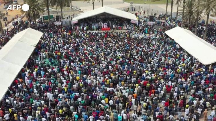 Senegal, migliaia in piazza per chiedere leggi piu' severe contro l'omosessualita'