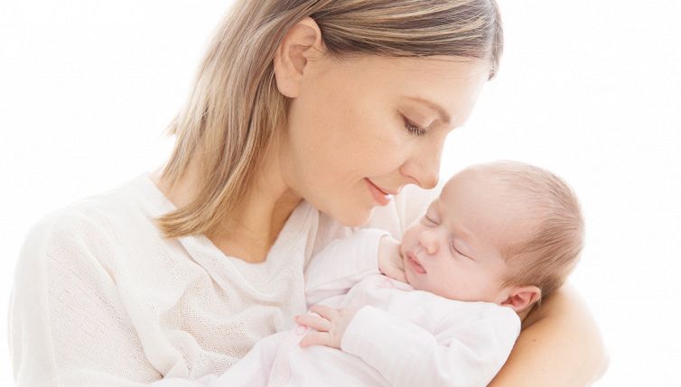 Il mal di testa passa con un bacio della mamma: la scoperta