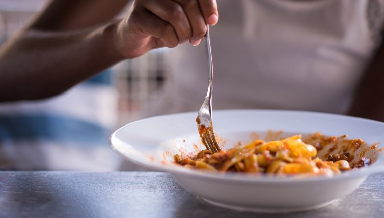 Dieta, mangiare pasta e patate potrebbe farti perdere peso