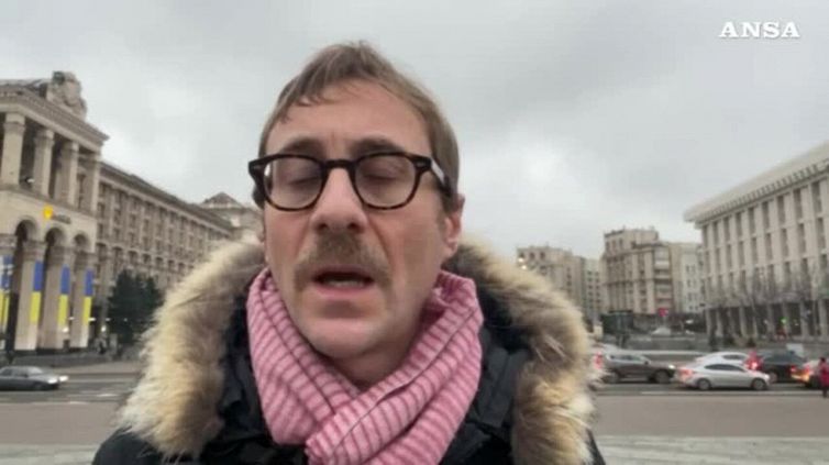 Le sirene suonano nel centro di Kiev, l'Ucraina è sotto attacco