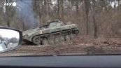 Ucraina, l'esercito schiera i carri armati a nord di Kiev