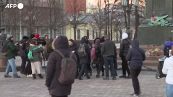 Ucraina, Mosca: manifestanti per la pace fermati dagli agenti