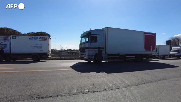 Rischio di un aumento del prezzo del carburante, si scalda la protesta dei tir