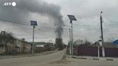 Ucraina, una colonna di fumo si alza dall'aeroporto di Gostomel