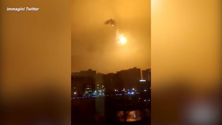 Ucraina, aereo abbattuto sui cieli di Kiev