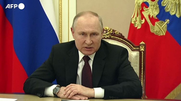 Le sanzioni colpiscono Putin e Lavrov, il nodo Swift