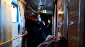 Ucraina, fuga da Kiev: a bordo del treno dalla capitale a Rakhiv