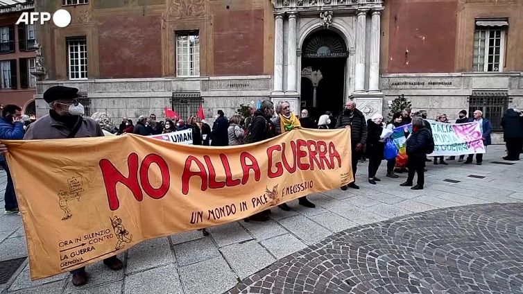 L'Italia e il mondo in piazza per Kiev, fermate la guerra