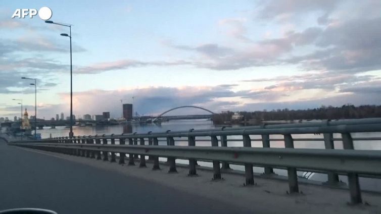 Ucraina, scatta il coprifuoco: Kiev e' deserta