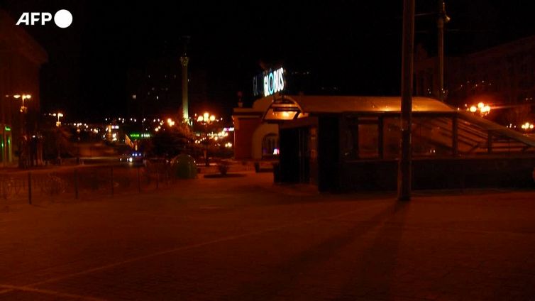 Ucraina, la quarta notte nella Kiev assediata