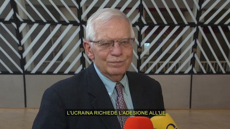 Ucraina, Borrell: "Adesione all'Ue per ora non e' in agenda"
