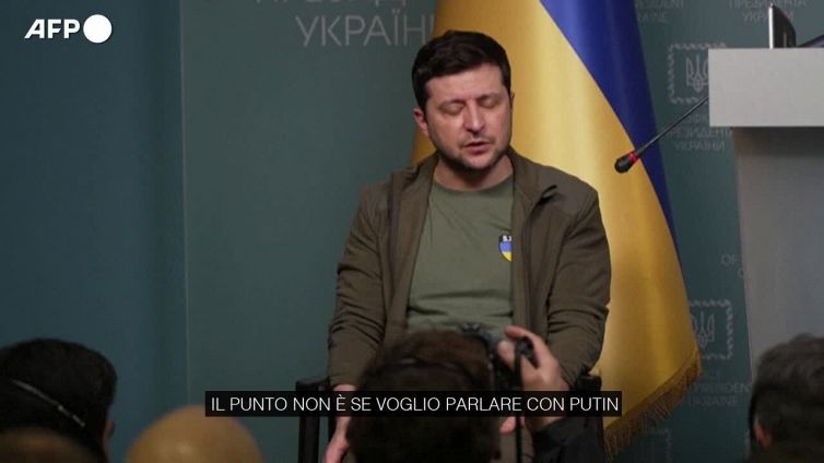Ucraina, Zelensky: "Io e il mondo intero dobbiamo parlare con Putin"